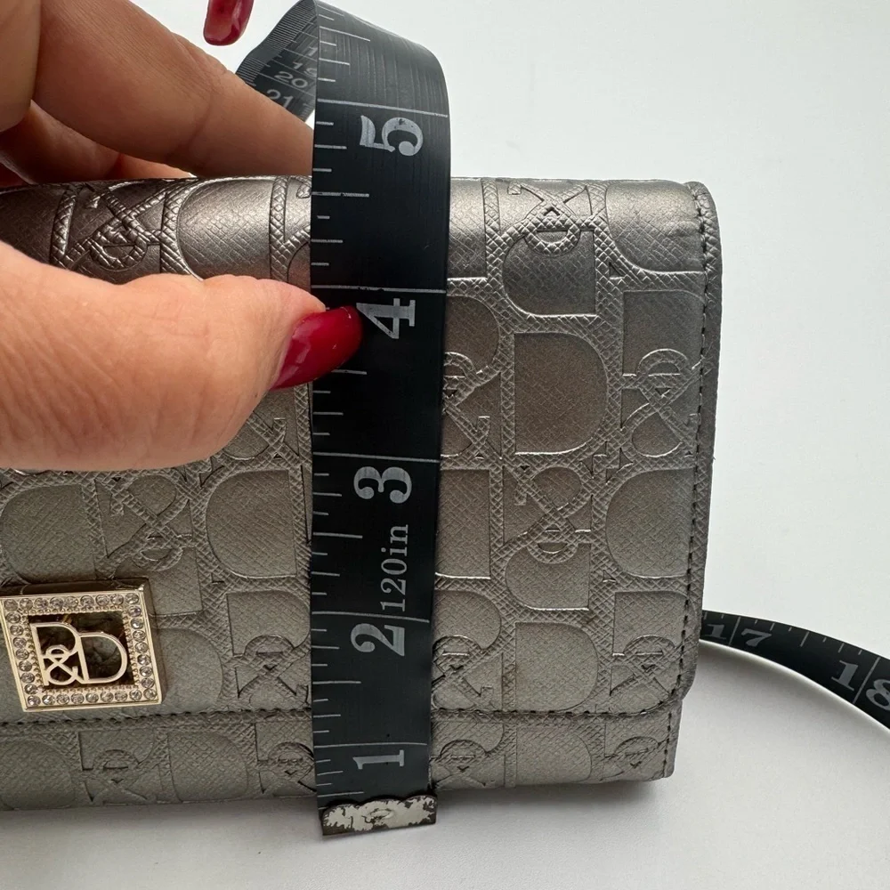 Pinky & Dianne Monogram Organizer Wallet Silver Taupe Tan Charm NEW